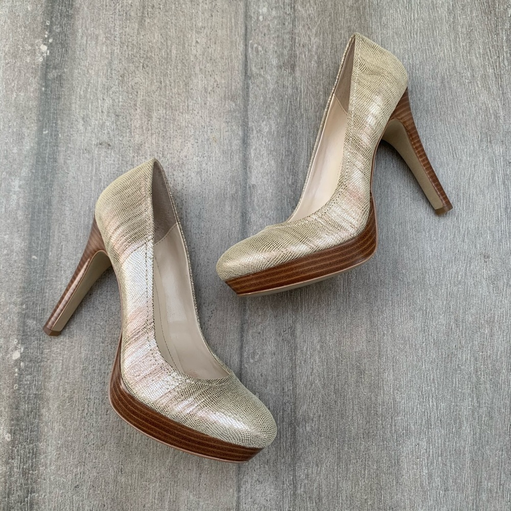 NEW CALVIN KLEIN Metallic Platform Pumps - Picture 2 of 6